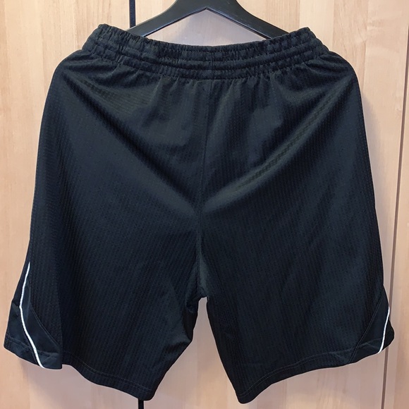 Nike Basketball Shorts - Picture 2 of 2